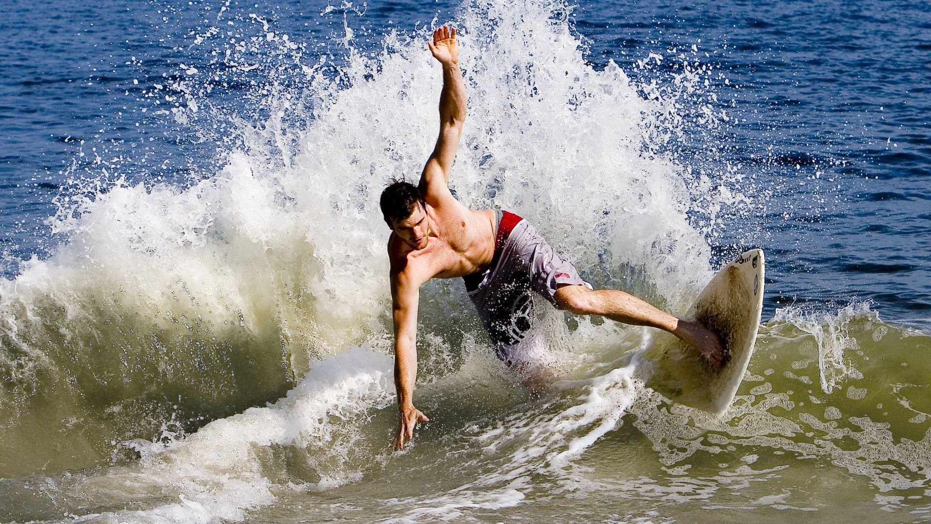 世界排名争夺战之夜，锡安展现巨星价值