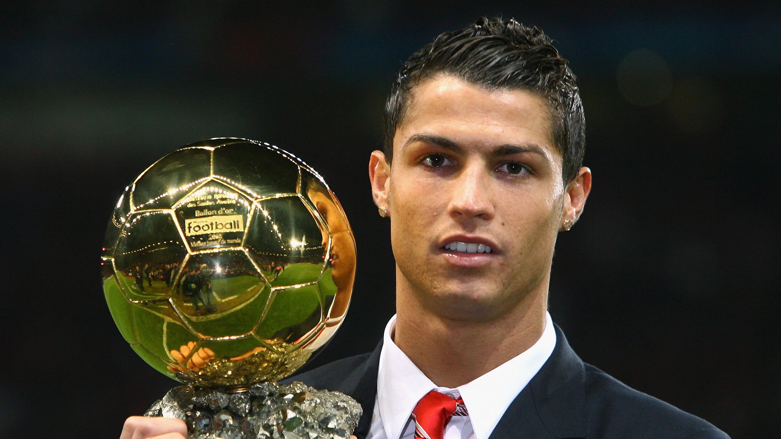 巴拉圭压哨击败阿森纳,马丁内利成为关键先生